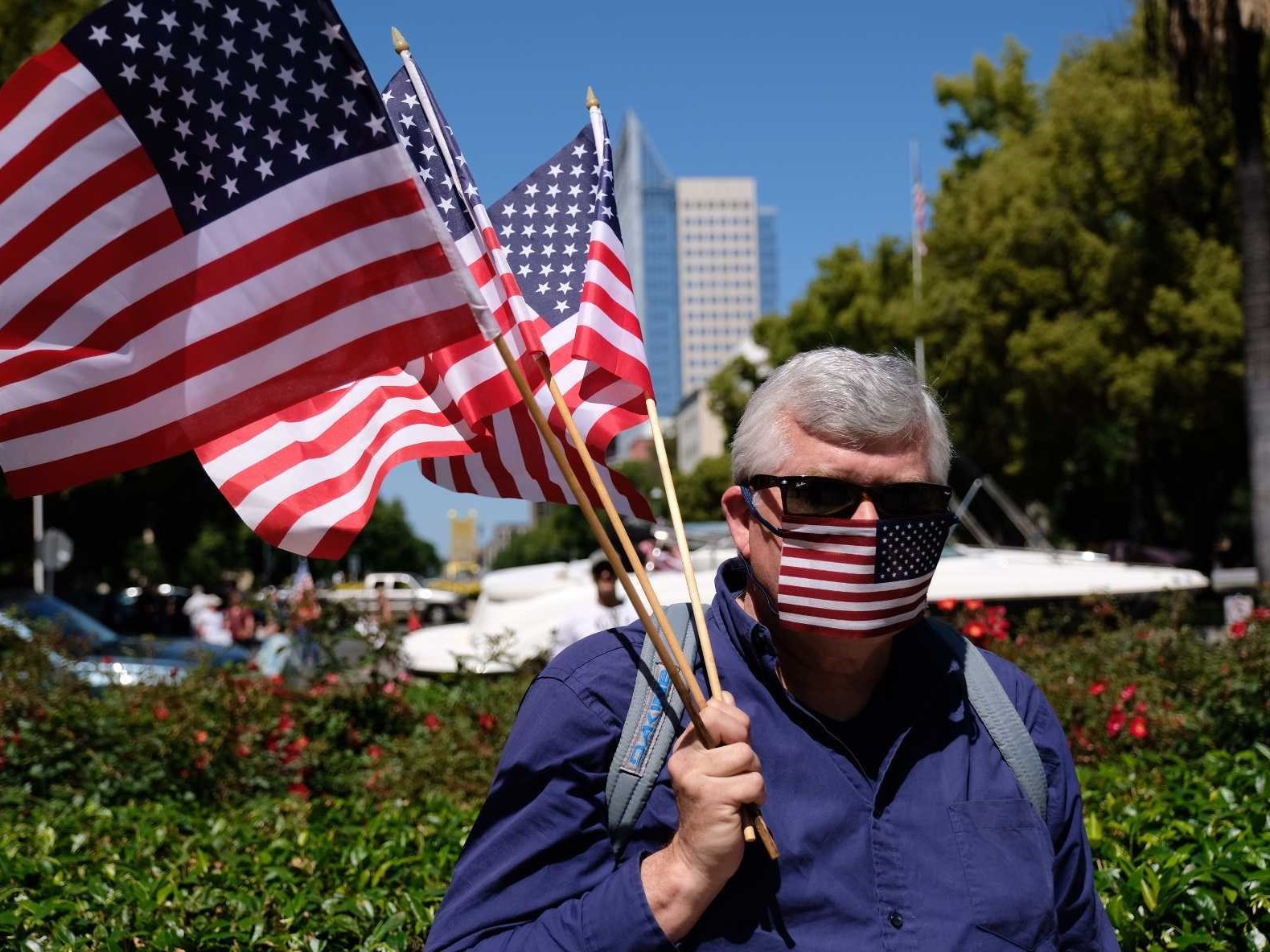 Gavin flagpole info for deals protests