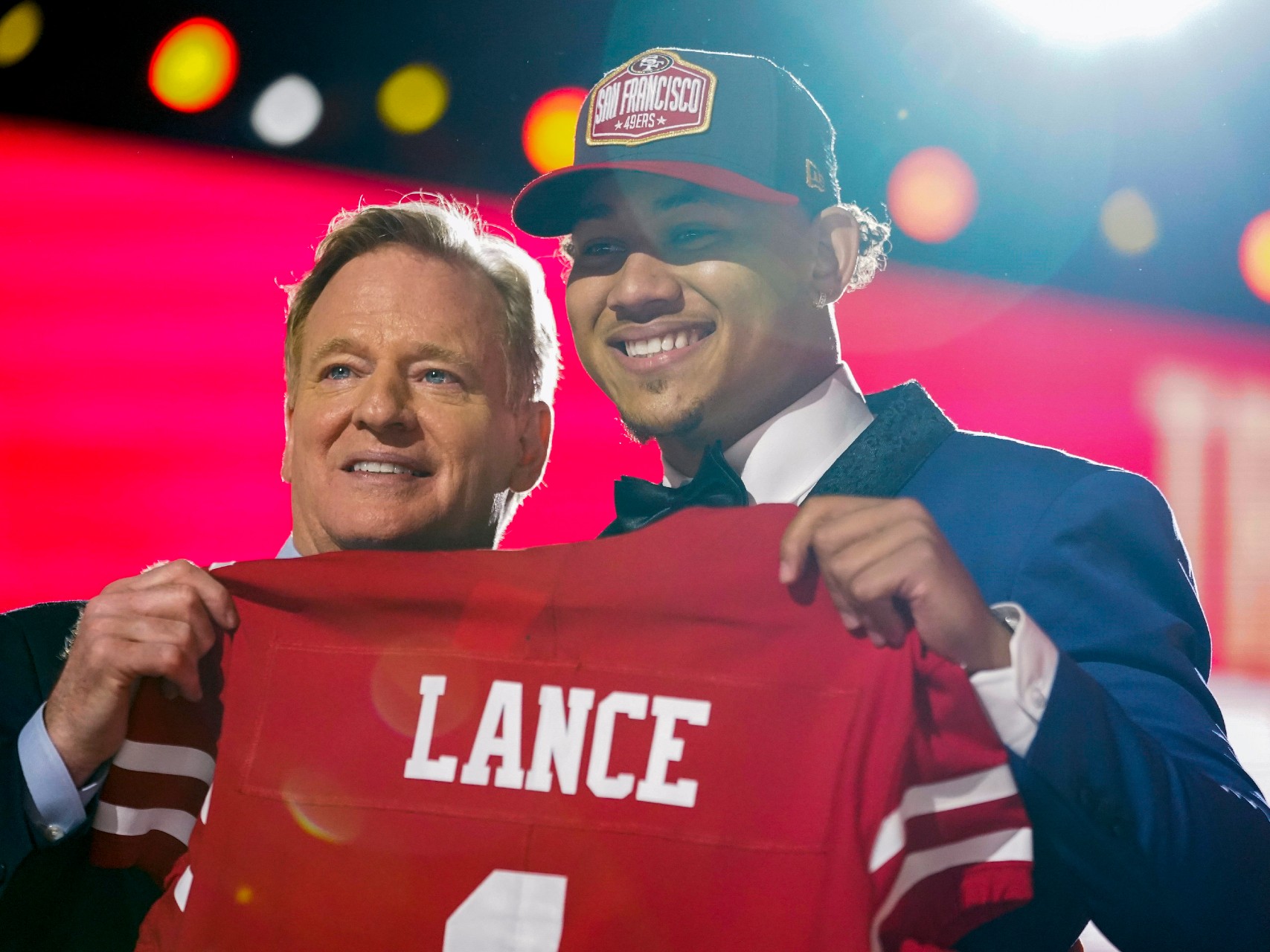 San Francisco 49ers Rookie QB Trey Lance Signed A $34 Million Contract. How  Much Will Go To California Taxes?