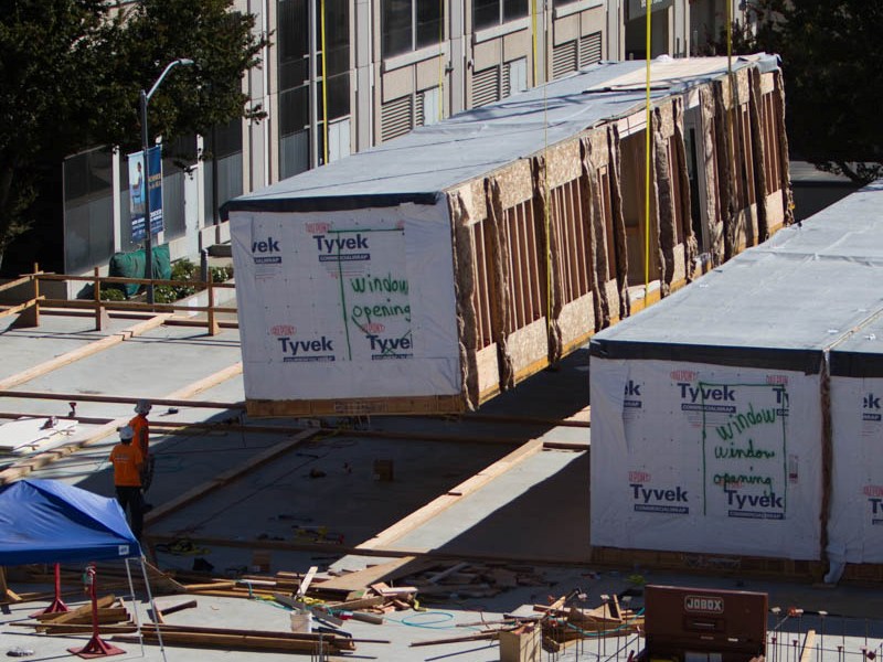 1009 15 an sacramento apartment roof